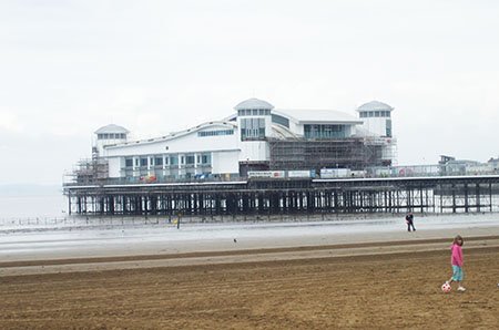 The pier at Weston Super Mare” hspace=