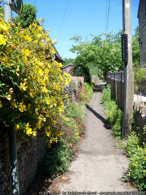 Little footpath known as School Lane, Grittleton