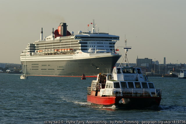 Queen Mary 2 and Hythe ferry