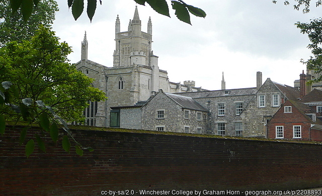 Winchester College showing the Chapel